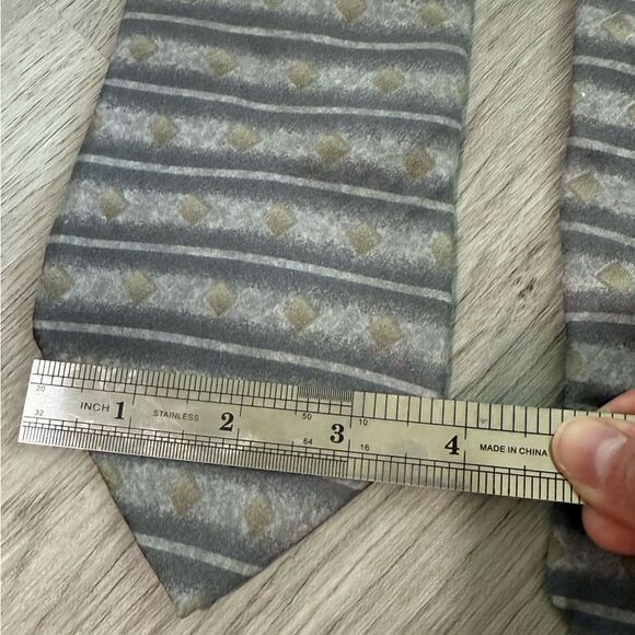 J. Ferrar Gray Striped Diamond Print Silk Neck Tie - Picture 5 of 5